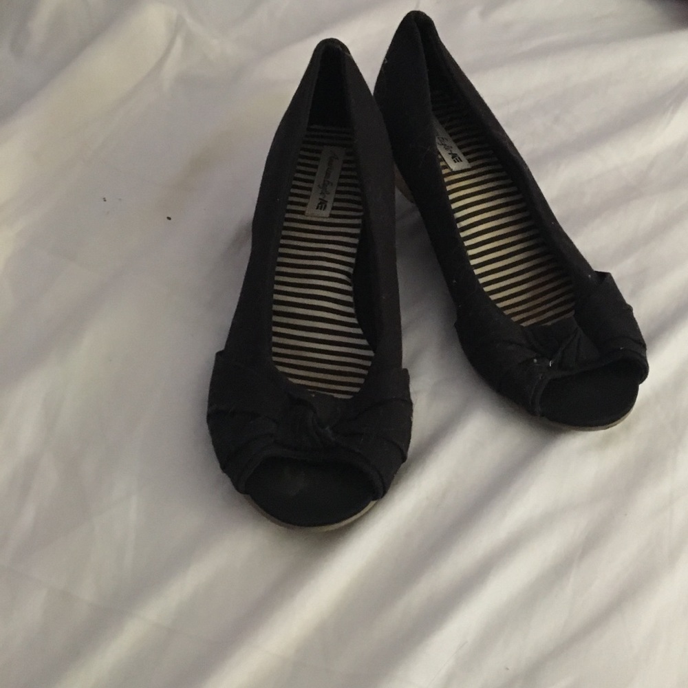 Dress shoes with small wedge
